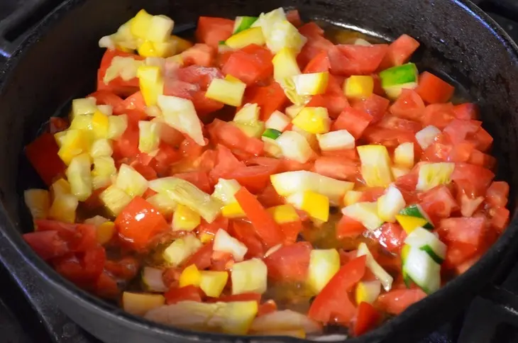 Булочки  с мясом и овощами: шаг 3