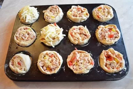 Булочки  с мясом и овощами: шаг 8