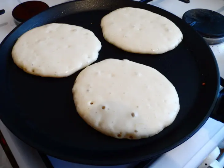 Оладьи с коньяком,лимонной цедрой и джемом: шаг 1