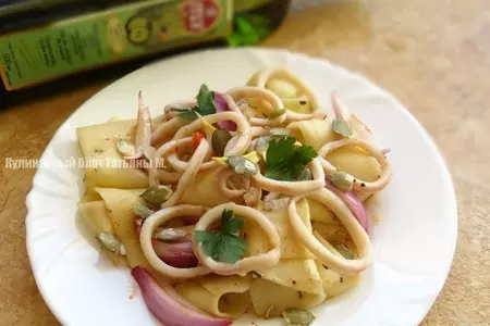 Салат из маринованного кабачка с кальмаром: шаг 4