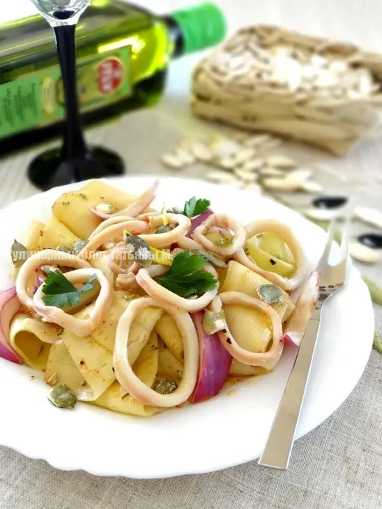 Салат из маринованного кабачка с кальмаром: шаг 5