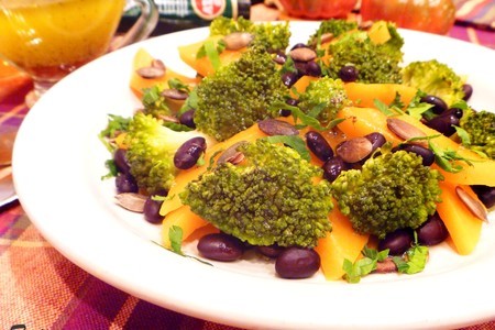 Салат тыквенный с брокколи и фасолью: шаг 4
