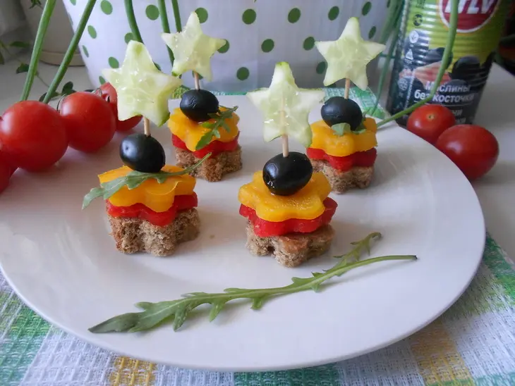 Канапе с овощами и маслинами: шаг 4