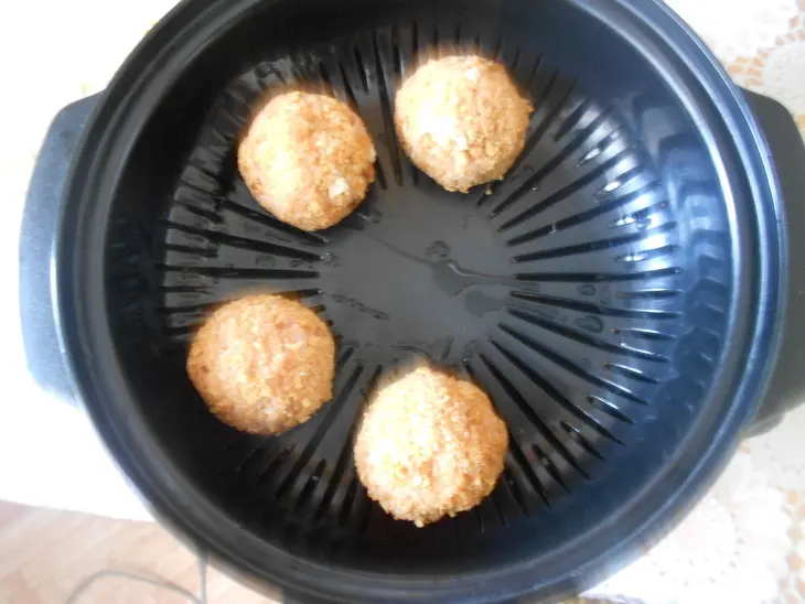 Паровые куриные шарики с маслинами: шаг 3