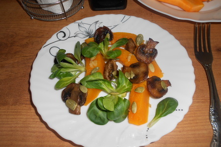 Пикантный салат с тыквой и грибами: шаг 6