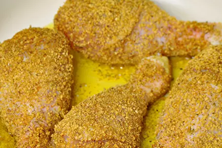 Морковный салат с оливковым тапенадом, куриные голени с пикантной корочкой  (ужин за 15 минут): шаг 11