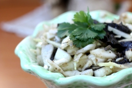 Салат из сушёных грибов и капусты: шаг 4