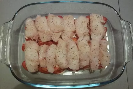 Треска по-баскски (с помидорами,  луком – шалот и шампиньонами): шаг 3