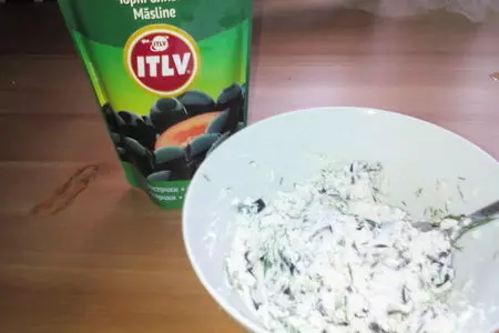 "ёжики под солнцем" паштет из куриной печени с начинкой из маслин и рикотты: шаг 3