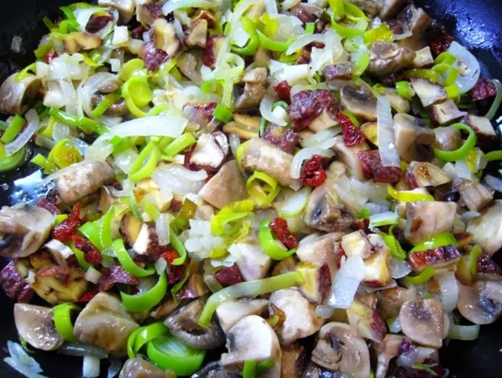 Запеченные каштаны, брюссельская капуста, грибы: шаг 4