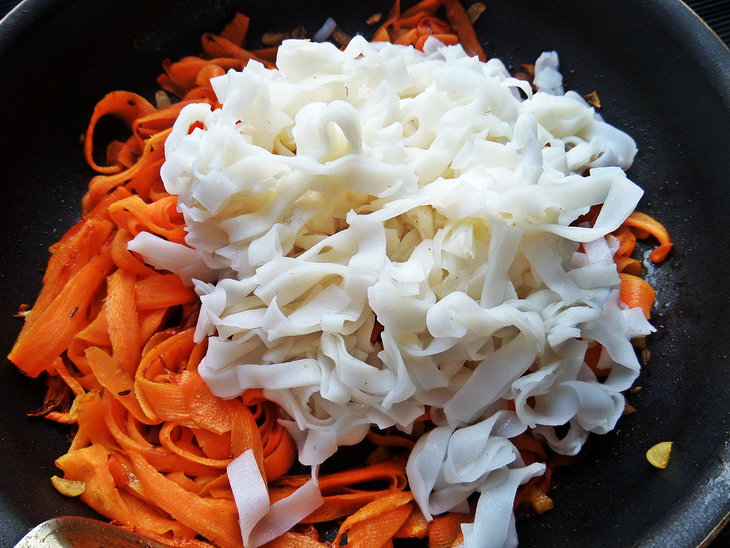 Рисовая лапша с морковью и сельдереем (для поста): шаг 5