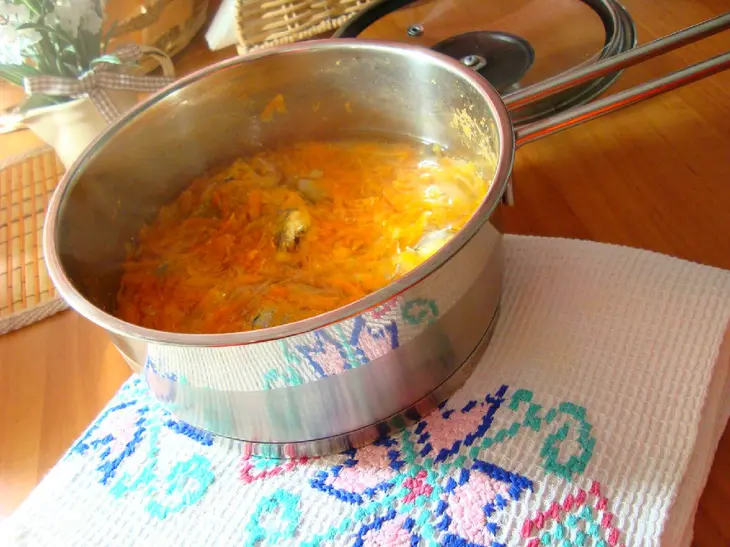 Рыба под морковной шубкой: шаг 3