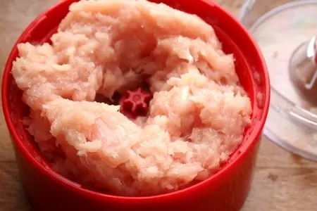 Курино-творожный террин с оливками и помидорами черри: шаг 1