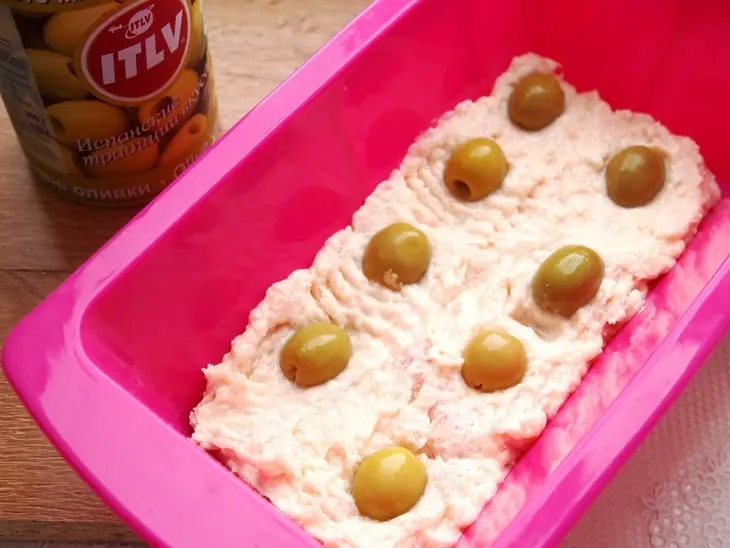 Курино-творожный террин с оливками и помидорами черри: шаг 4