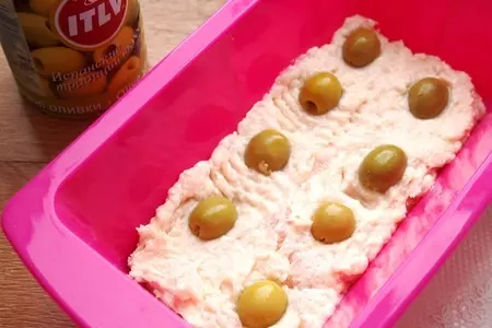 Курино-творожный террин с оливками и помидорами черри: шаг 4