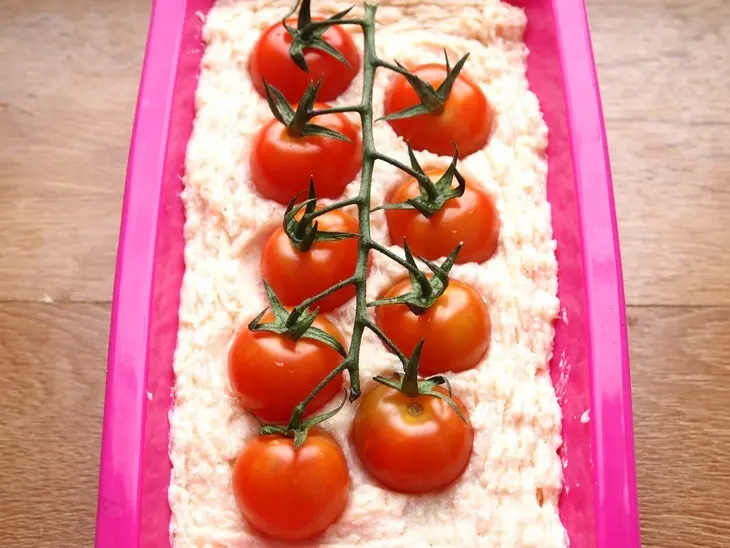Курино-творожный террин с оливками и помидорами черри: шаг 5