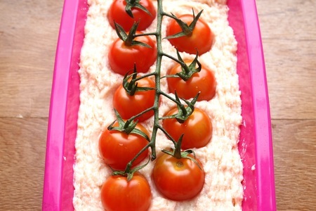 Курино-творожный террин с оливками и помидорами черри: шаг 5