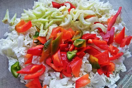 Салат с пастой,тунцом и овощами: шаг 2