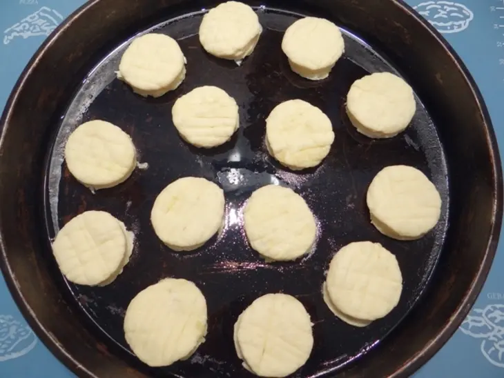 Картофельные слойки: шаг 10