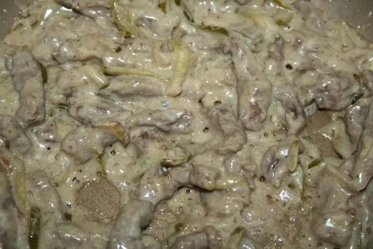 Гречка "мистраль" с соусом из говядины с маринованными огурцами + стихотворение "что вижу, то пишу": шаг 8