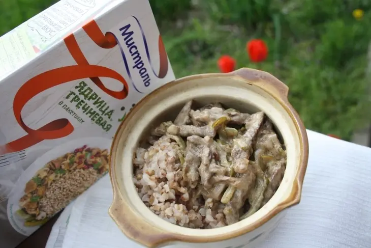 Гречка "мистраль" с соусом из говядины с маринованными огурцами + стихотворение "что вижу, то пишу": шаг 9
