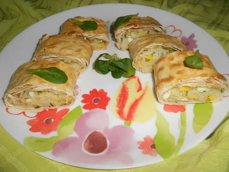 Рулет с рисом и яйцом: шаг 9