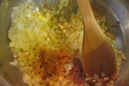 Пряный, имбирный крем-суп из картофеля с креветками: шаг 1