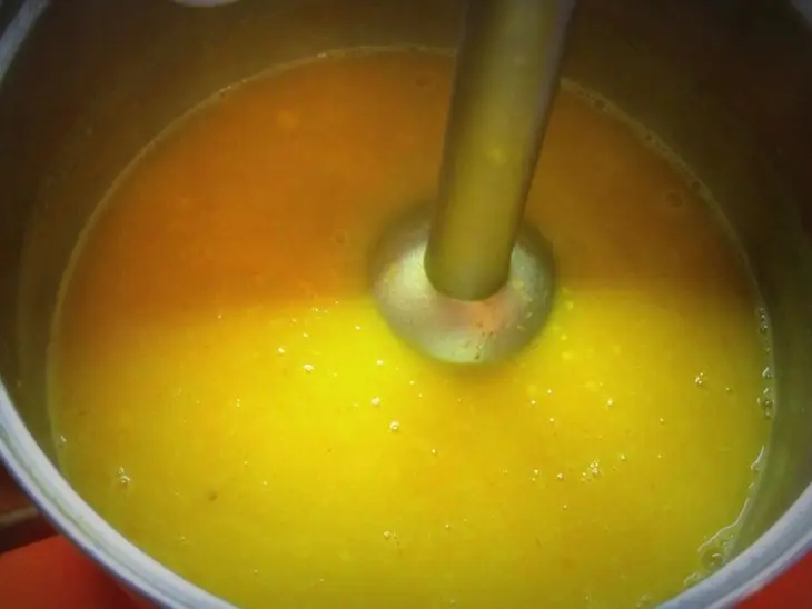 Пряный, имбирный крем-суп из картофеля с креветками: шаг 4