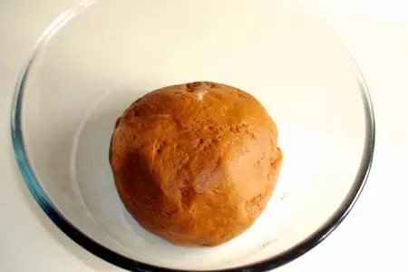 Карамельный медовик с апельсиновым кремом: шаг 3