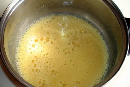 Карамельный медовик с апельсиновым кремом: шаг 5