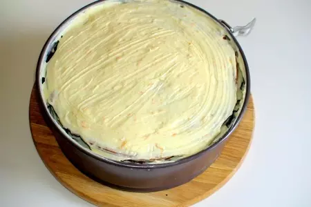 Карамельный медовик с апельсиновым кремом: шаг 8
