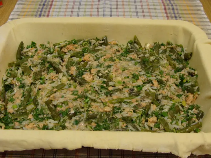 Пирог с рисом, фасолью и рыбой: шаг 5