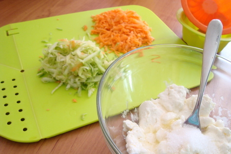 Творожное суфле с кабачком и морковью на завтрак из свч.: шаг 2