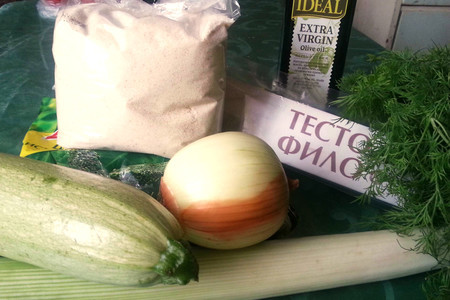 Жаренные пирожки с зеленой начинкой (τηγανητές λαχανόπιτες νηστήσιμες): шаг 1