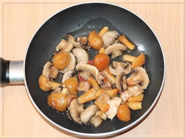 Каша рассыпчатая с грибами и овощами: шаг 2