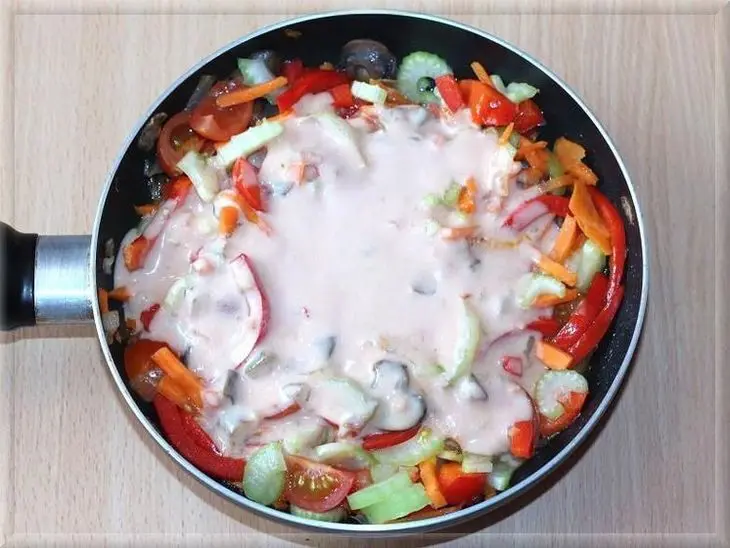 Каша рассыпчатая с грибами и овощами: шаг 6