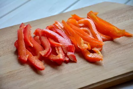 Рулетики из пекинской капусты с мясом и сладким перцем: шаг 3