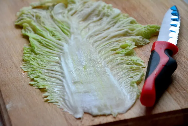 Рулетики из пекинской капусты с мясом и сладким перцем: шаг 4