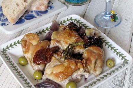 Курица в белом вине с оливками и вялеными помидорами: шаг 6