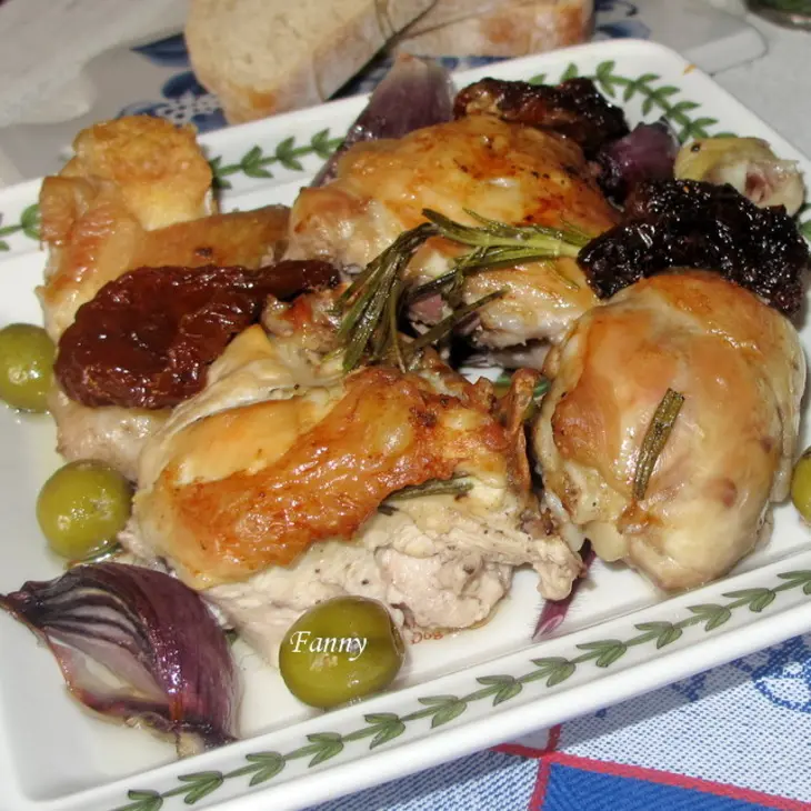 Курица в белом вине с оливками и вялеными помидорами: шаг 7