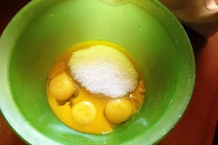 Кулич с шафраном и клюквой на сливках: шаг 4