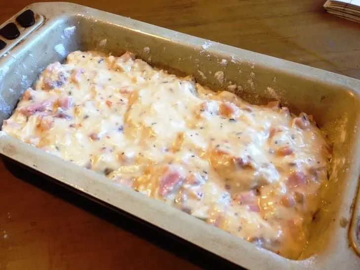 Pastel de jamón y queso al romero - пирог с ветчиной, сыром и розмарином: шаг 6