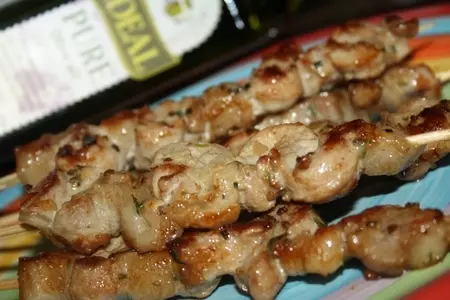 Тайские шашлычки из свинины муу пинг (หมูปิ้ง): шаг 12