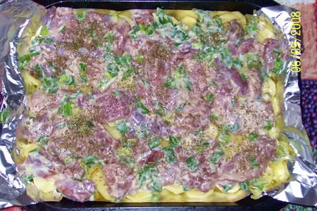 Мясо с картошкой, запеченные в фольге: шаг 5