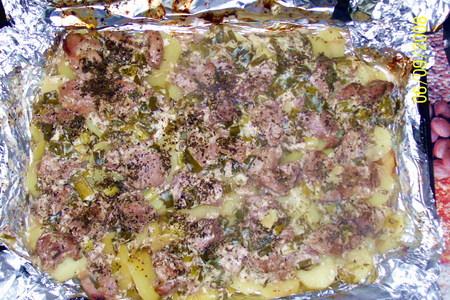 Мясо с картошкой, запеченные в фольге: шаг 7