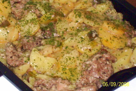 Мясо с картошкой, запеченные в фольге: шаг 8