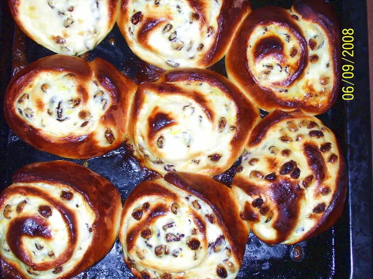 Булочки с творогом и изюмом: шаг 6