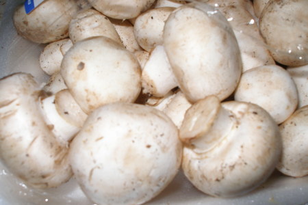 Жареная картошечка с куриными шкварками и грибами: шаг 2