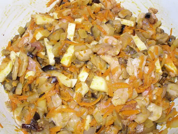Сырно - овощное ассорти в куриных мешочках: шаг 4