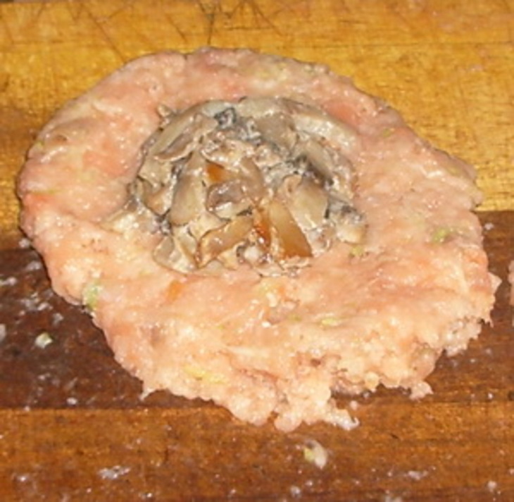 Рыбно-кабачковые зразы с грибами: шаг 5